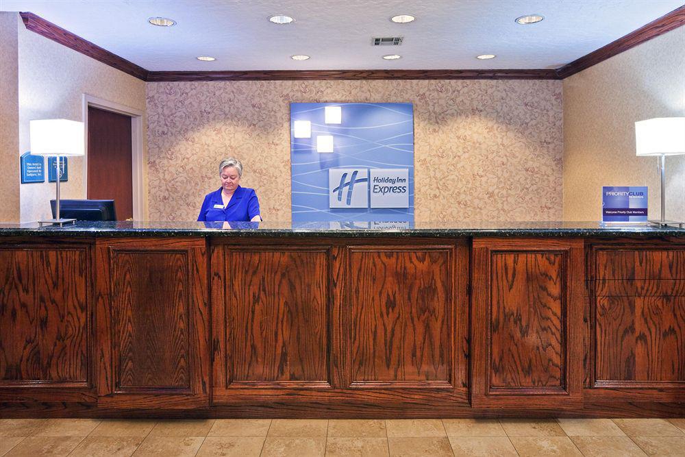 Holiday Inn Express & Suites Midwest City By Ihg Beltér fotó
