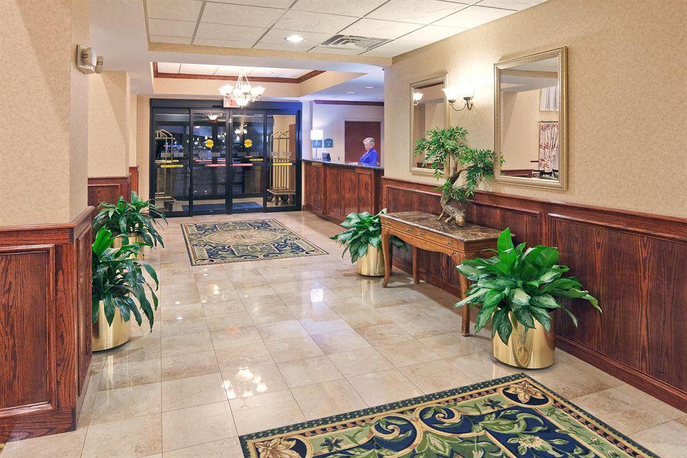 Holiday Inn Express & Suites Midwest City By Ihg Beltér fotó