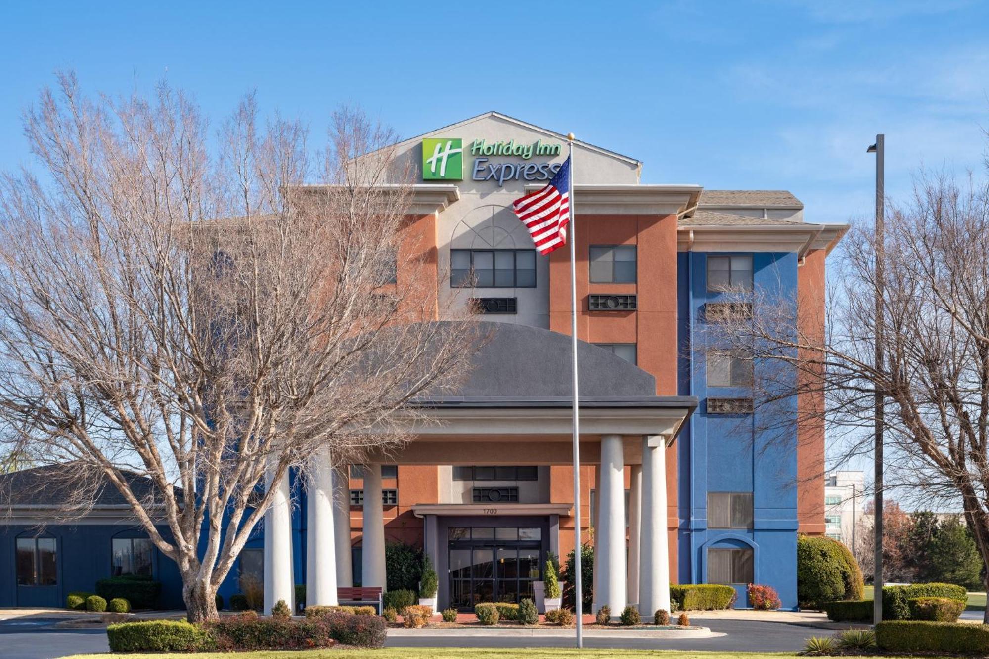 Holiday Inn Express & Suites Midwest City By Ihg Kültér fotó