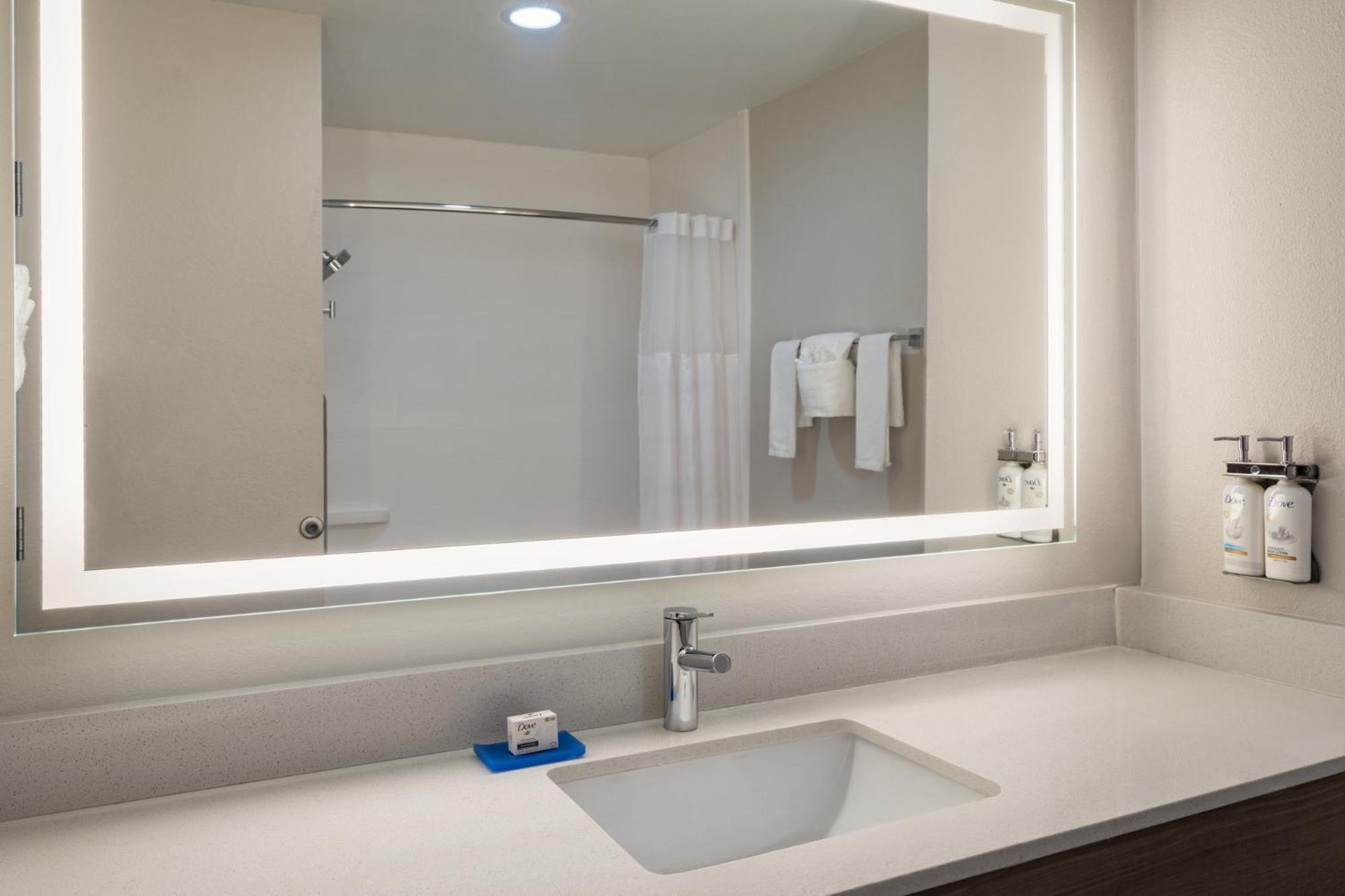 Holiday Inn Express & Suites Midwest City By Ihg Kültér fotó
