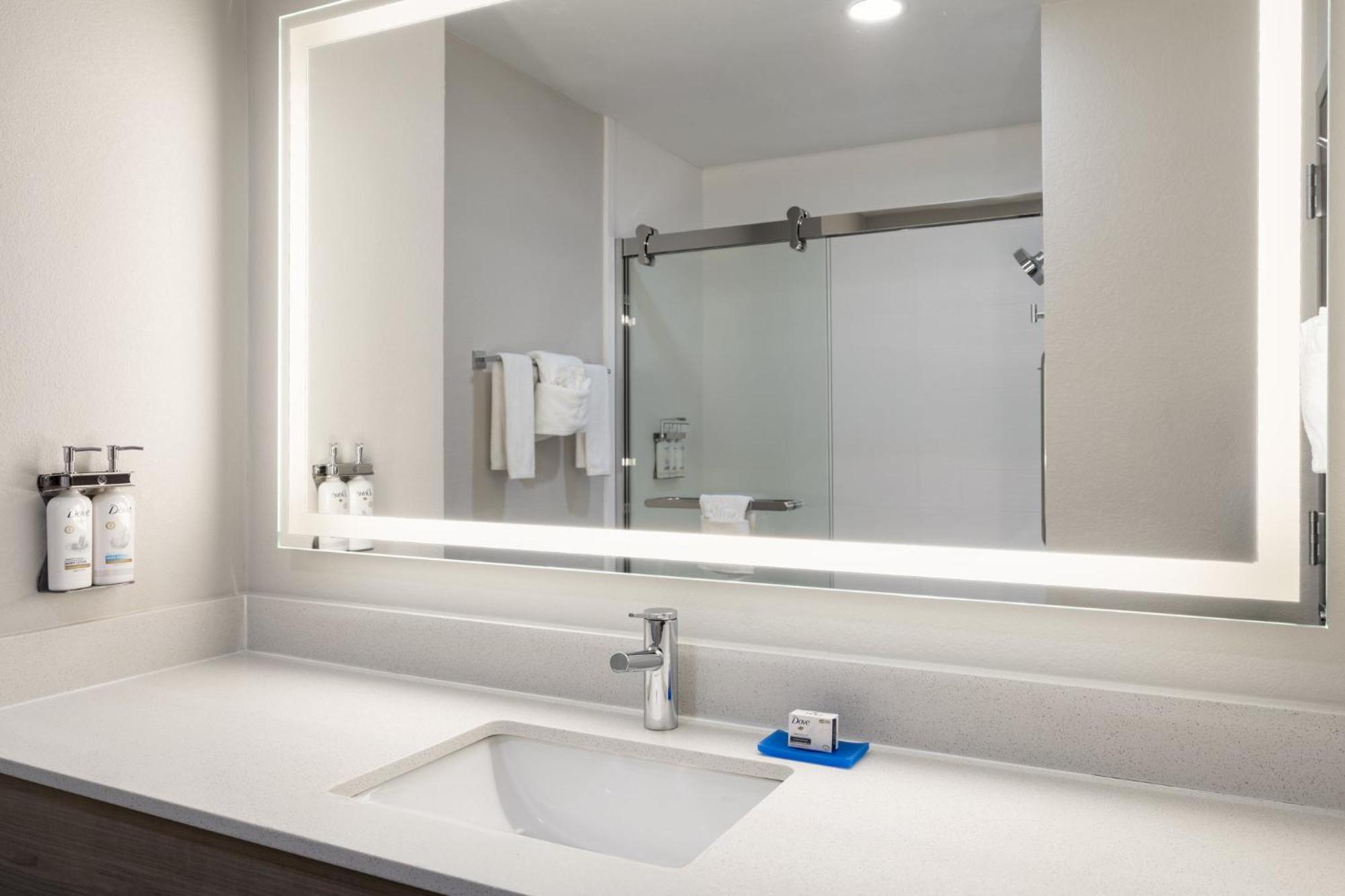 Holiday Inn Express & Suites Midwest City By Ihg Kültér fotó